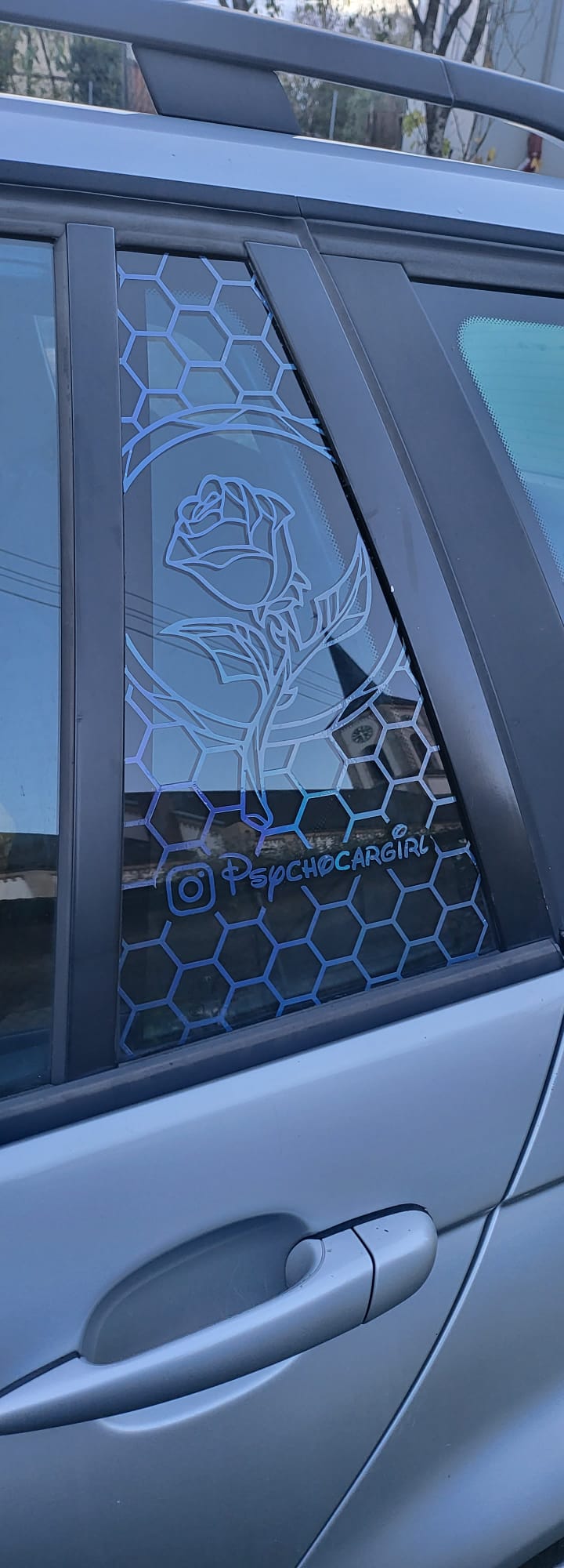 Autoaufkleber Rose mit Wabenmuster – Seitenscheiben-Design